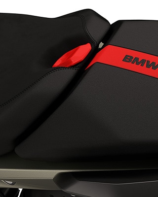 A inserção de banco pintada da R 1300 RS da BMW Motorrad